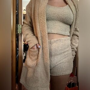 Fuzzy lounge set - 3 pieces!